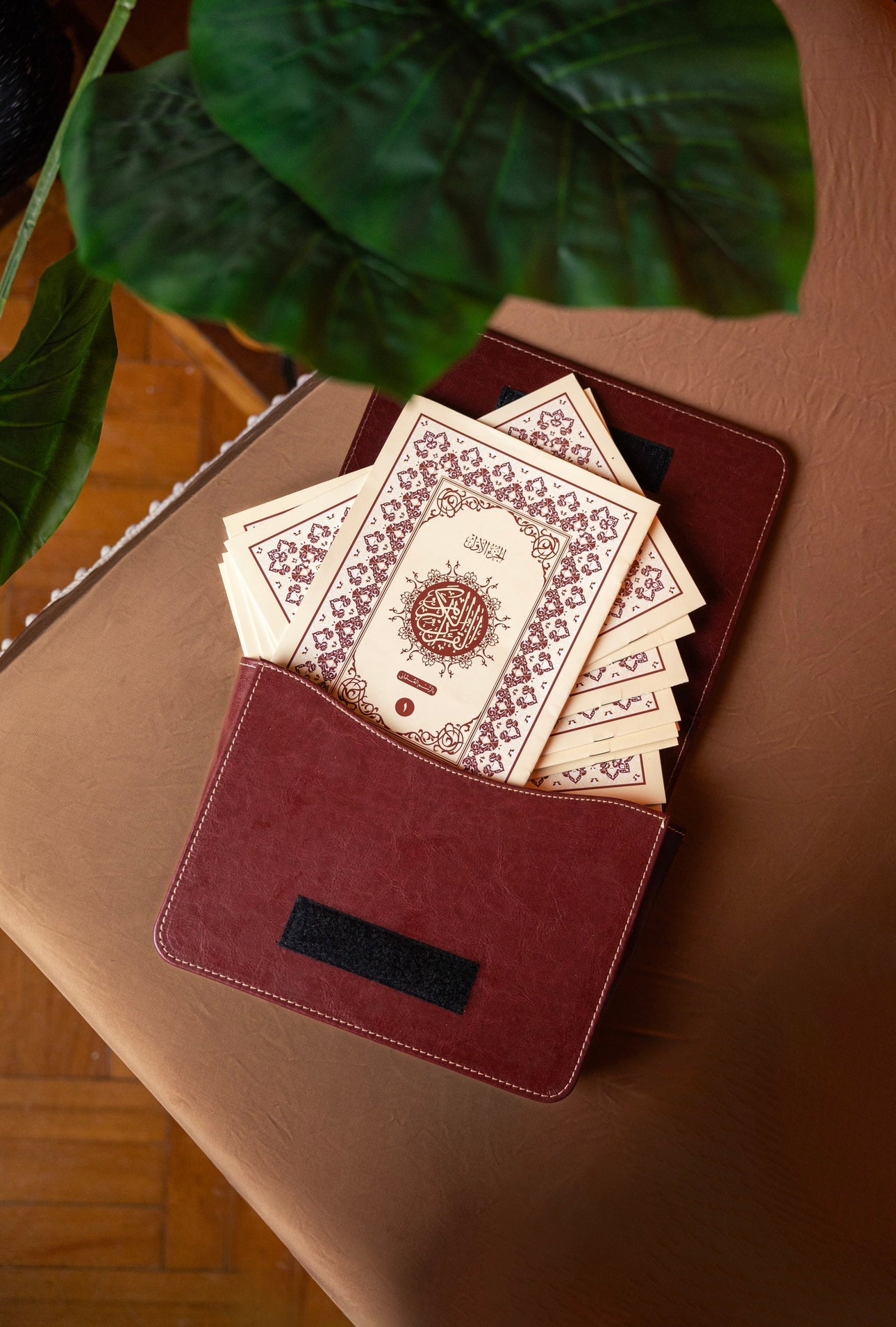 حقيبة الاجزاء الفاخره (جلد طبيعي) AJZAA BAG