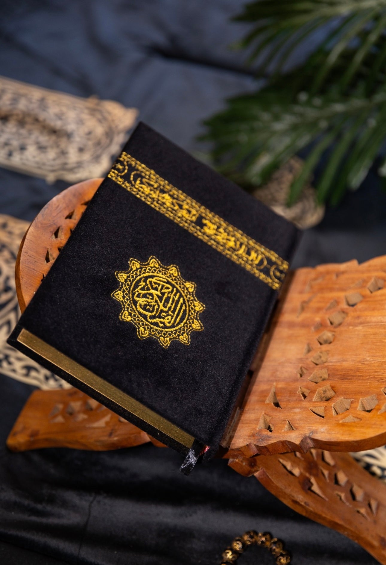 كرتون عشر مصاحف كسوة الكعبه المقاس الكبير TEN LARGE KISWA QURAAN BOOKS