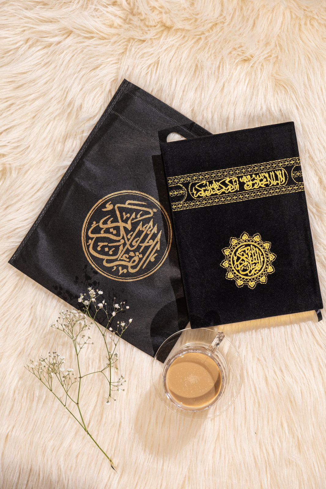خمس مصاحف كسوة الكعبه المقاس الوسط FIVE MEDIUM KISWA QURAAN BOOKS